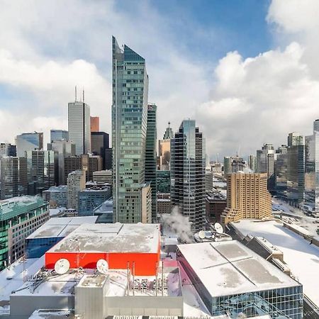 Вілла Stunning Views Of Downtown - Luxury High Rise With King Bed! Торонто Екстер'єр фото