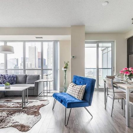 Вілла Stunning Views Of Downtown - Luxury High Rise With King Bed! Торонто Екстер'єр фото