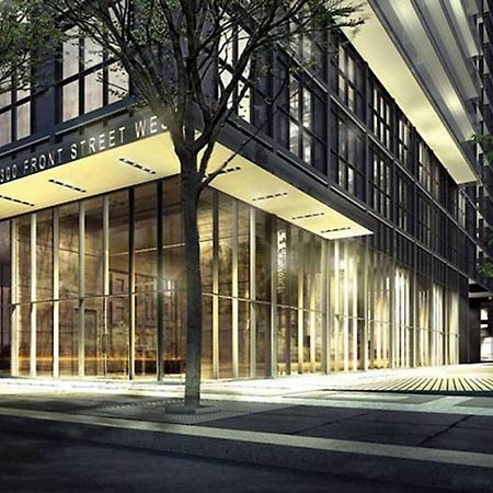 Вілла Stunning Views Of Downtown - Luxury High Rise With King Bed! Торонто Екстер'єр фото