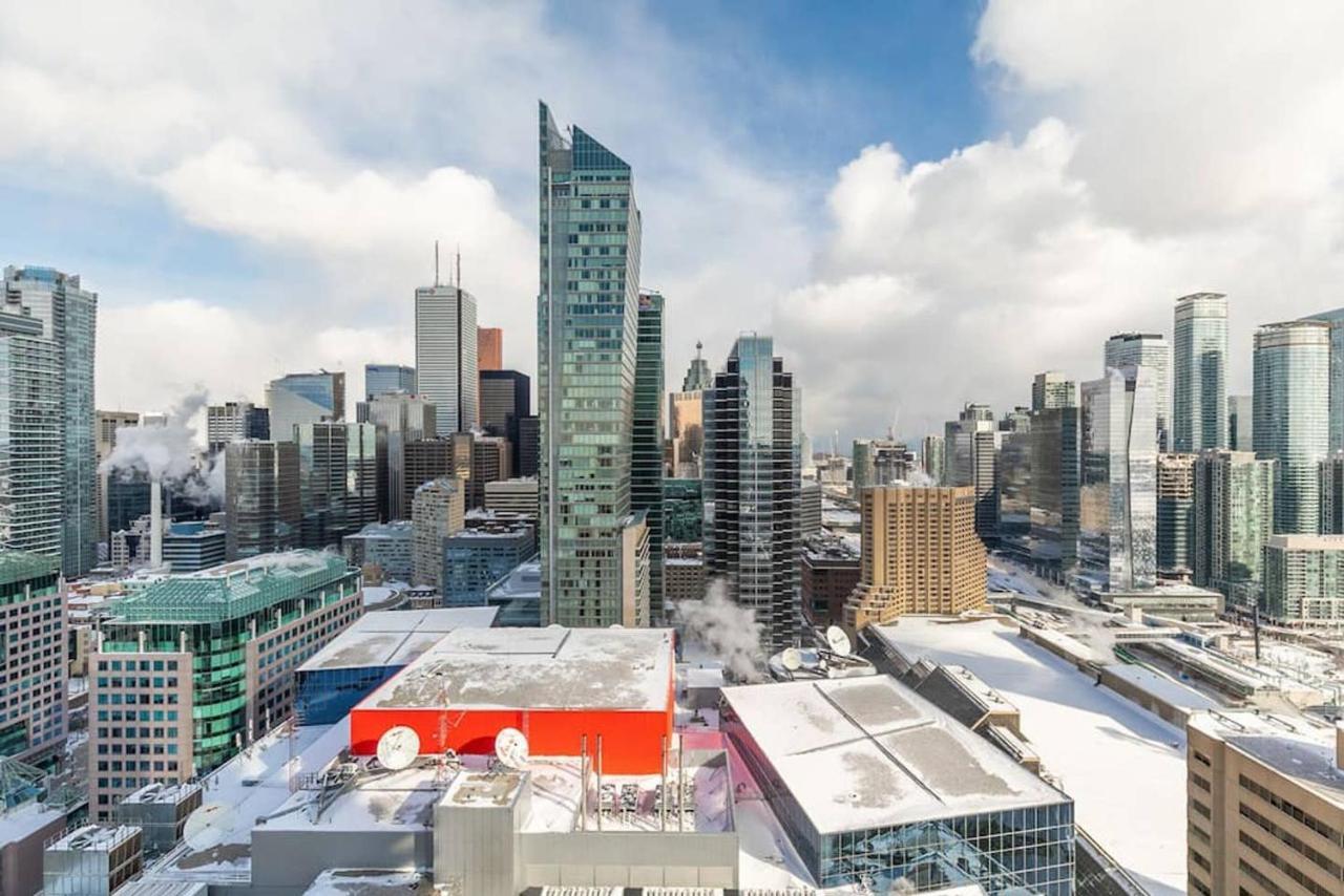 Вілла Stunning Views Of Downtown - Luxury High Rise With King Bed! Торонто Екстер'єр фото